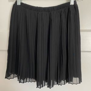 Pleated chiffon skirt